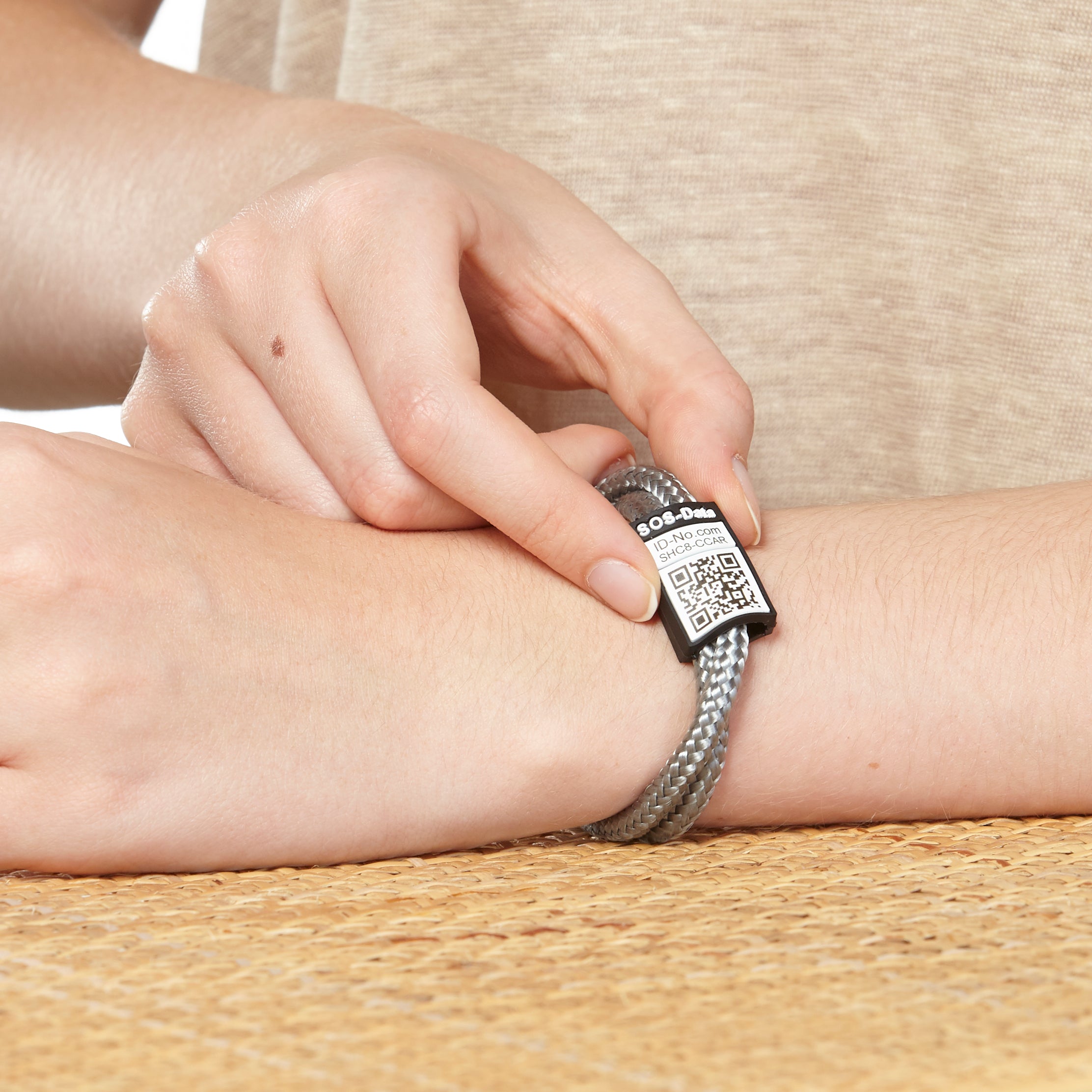 SOS-ID Armband LIFESTYLE inkl. digitalem Notfallpass